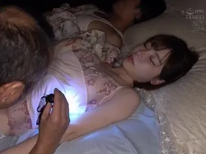 Thanh niên chưa biết mùi đời bị 3 cô bạn thân cướp đời trai