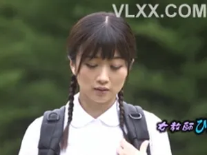 [Ông. [Gầy khỉ] Nhút nhát và đáng yêu, miễn cưỡng nhưng hiếu khách, đào bới và liếm, cô em gái đã khô ráo...